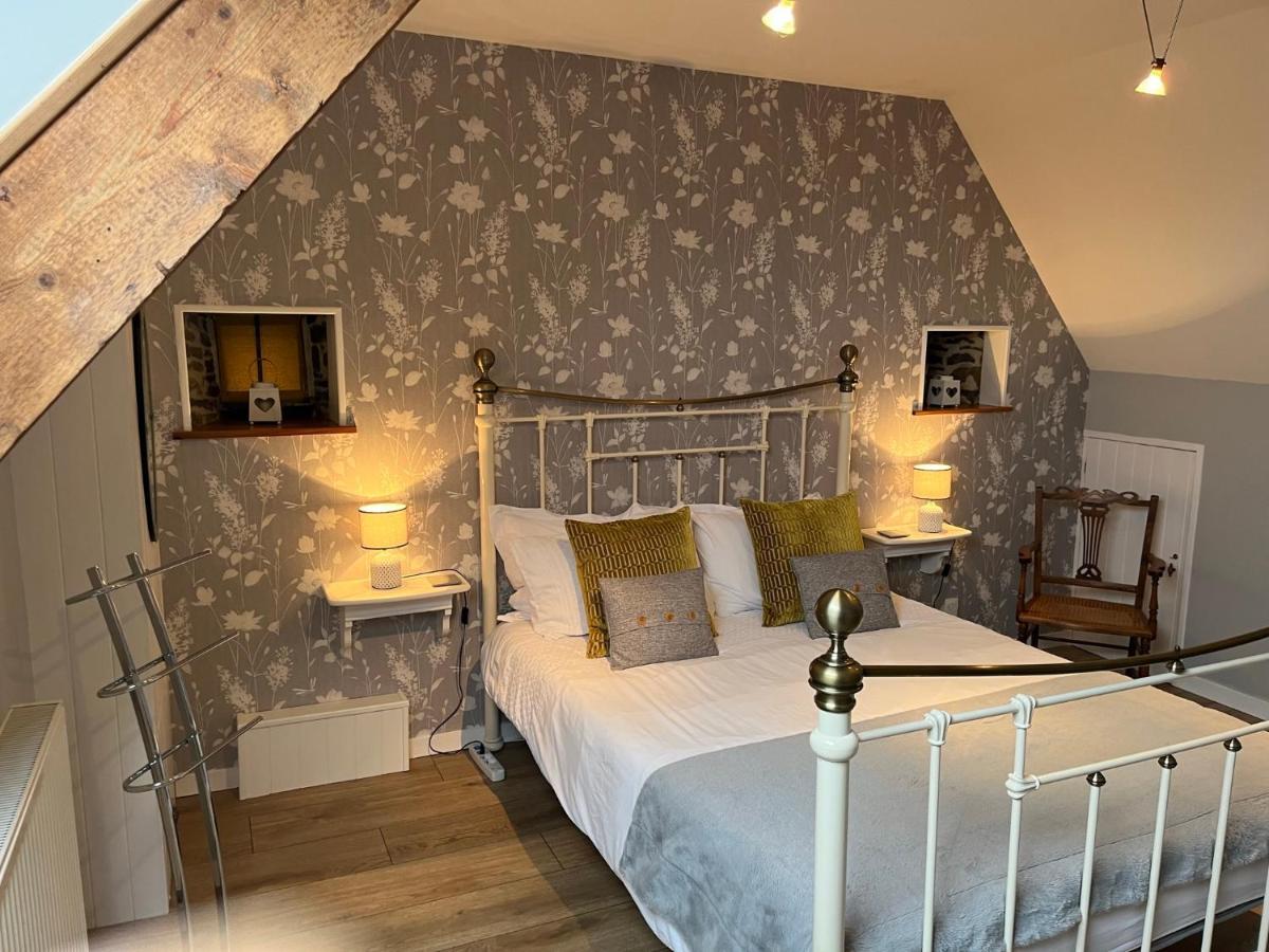 ヴィルデュ・レ・ポエル La Crepelliere Bed & Breakfast エクステリア 写真