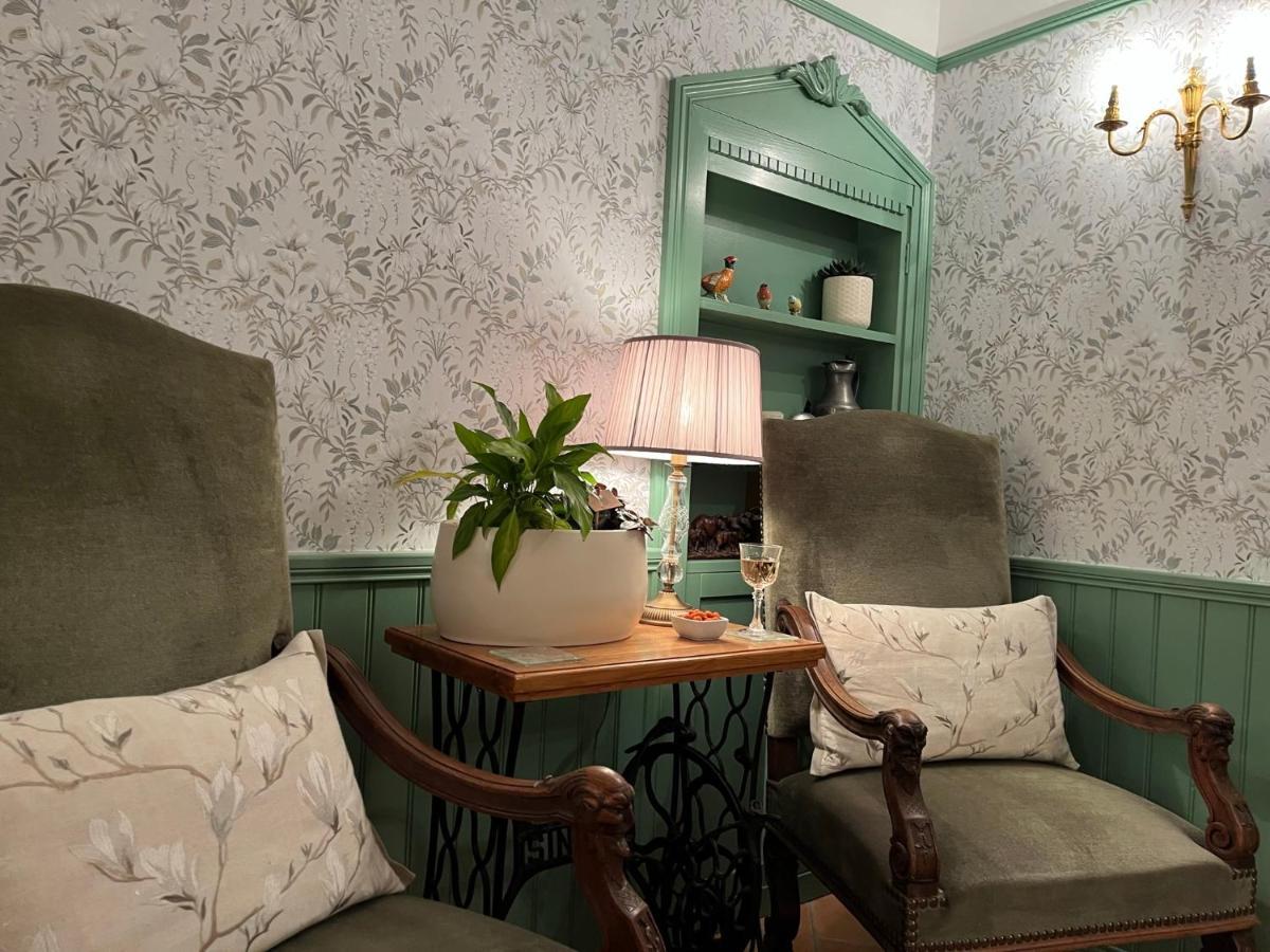 ヴィルデュ・レ・ポエル La Crepelliere Bed & Breakfast エクステリア 写真
